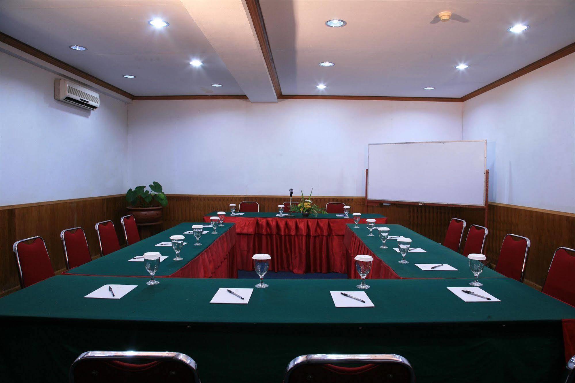 Sahid Kawanua Hotel Manado Exterior photo